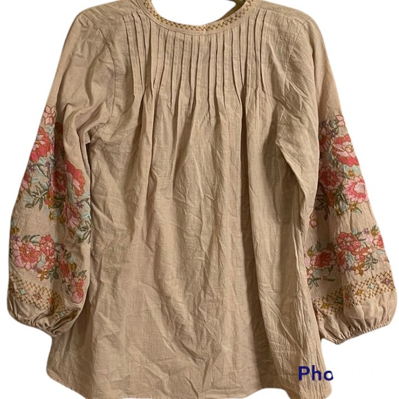 Everkaki Embroidered Bohemian Beige Top Size Medium - Picture 4 of 5